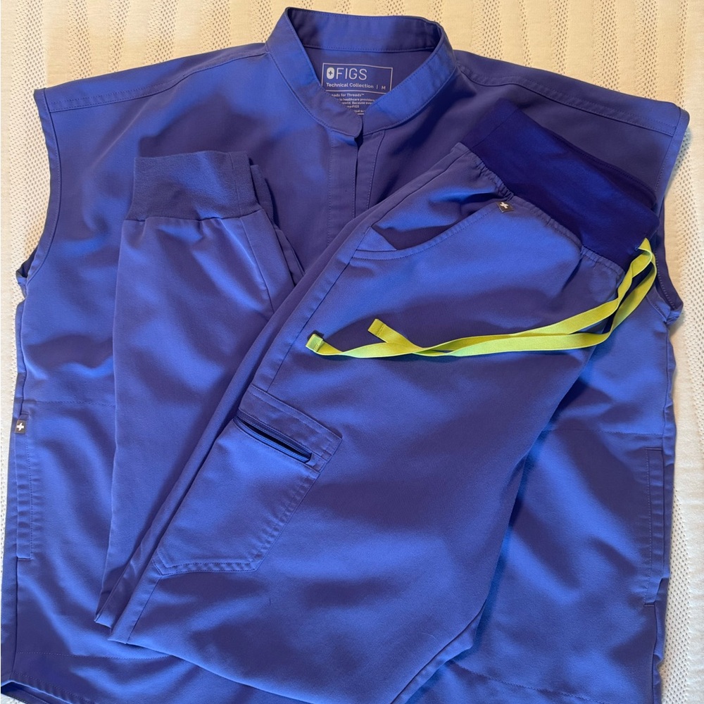FIGS women’s set